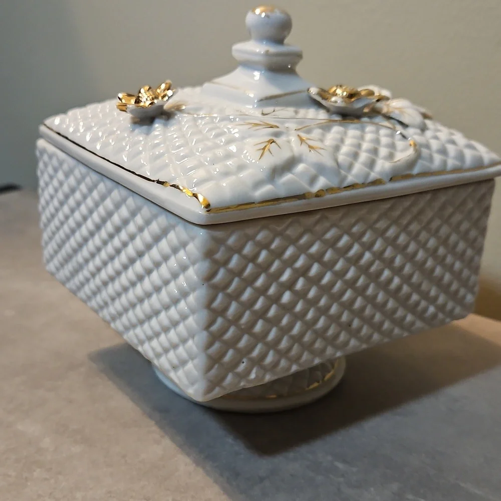 Tilso, Japan Handpainted Dresser Dish With Lid White Gold Vintage Trinket Box